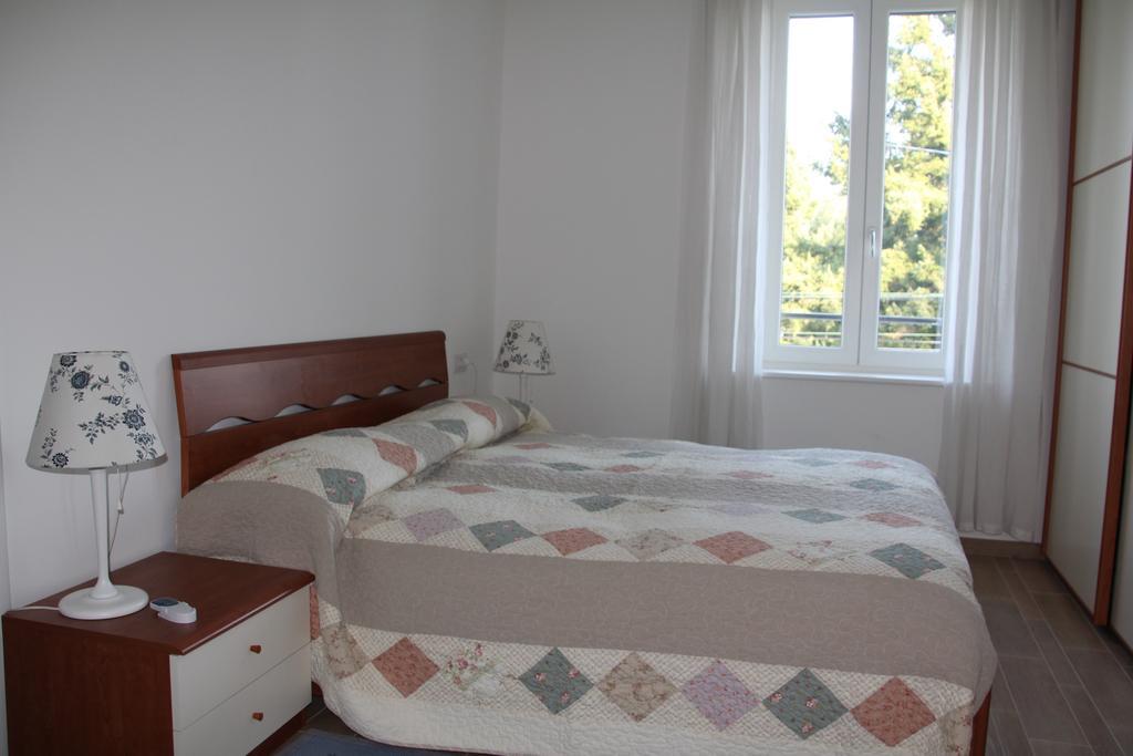 La Ciliegia Bianca Bed & Breakfast Belgirate Bilik gambar