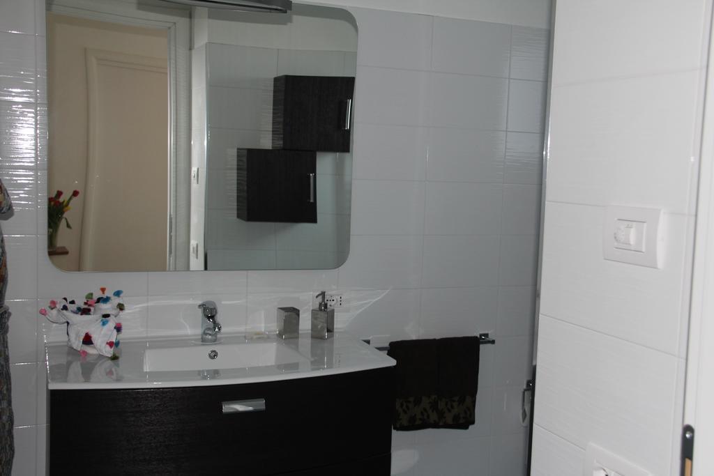 La Ciliegia Bianca Bed & Breakfast Belgirate Bilik gambar